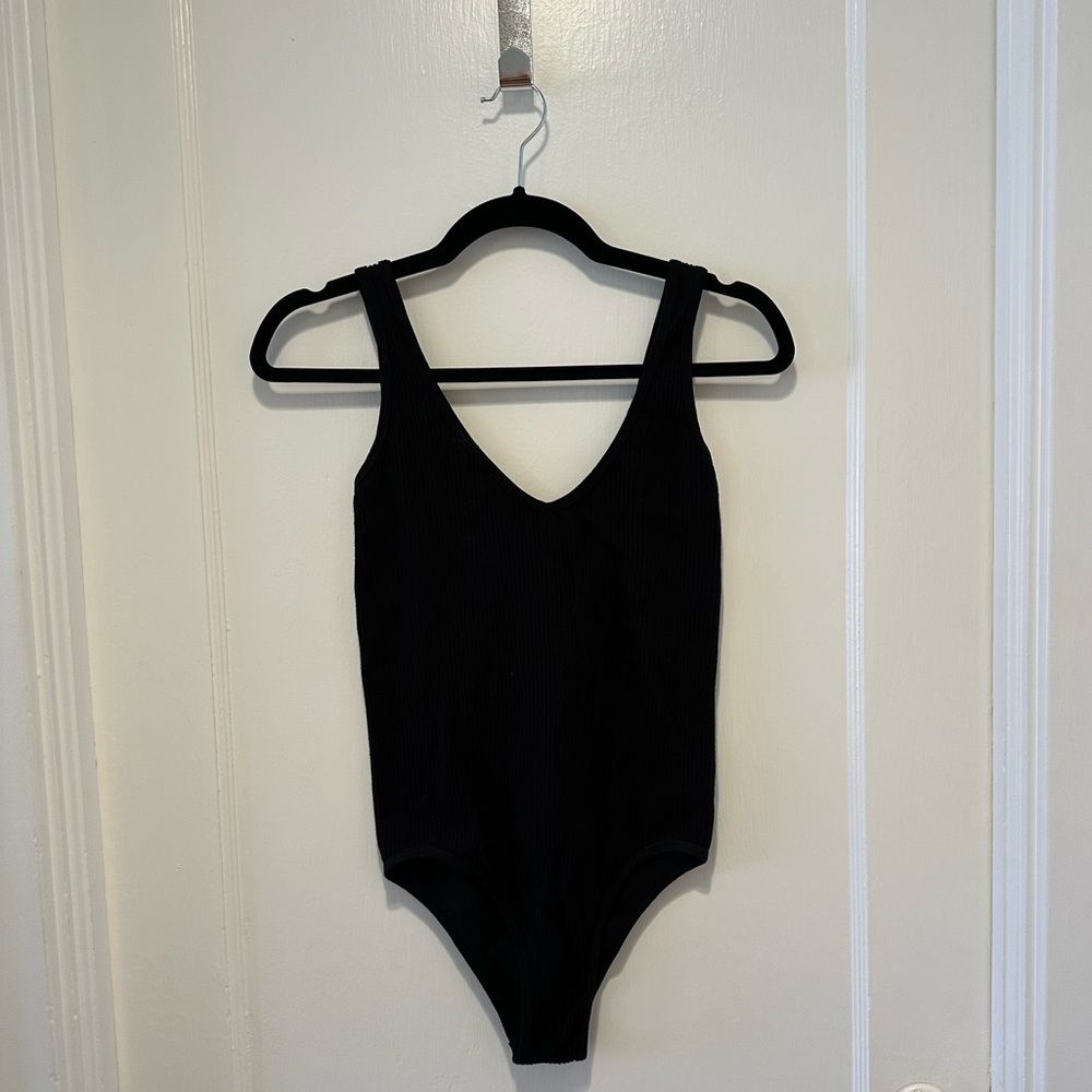 Black Ribbed Bodysuit Tank Top - Picture 2 of 4